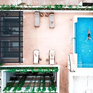 Zendero Hotel